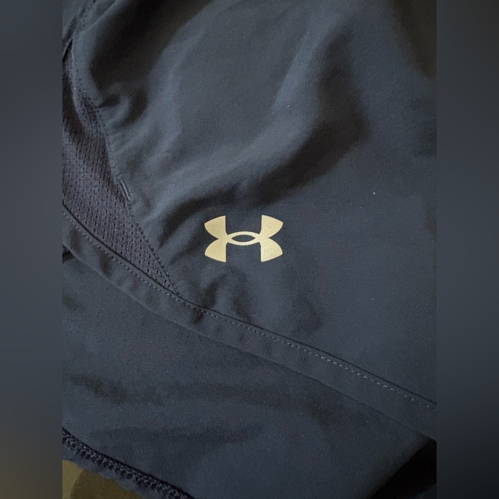 Under Armour Women’s Fly-By HeatGear Running loose Shorts Navy Blue Size Small - Picture 4 of 9